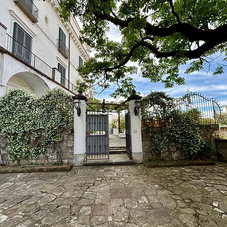 Готель Relais La Rupe Сорренто Екстер'єр фото