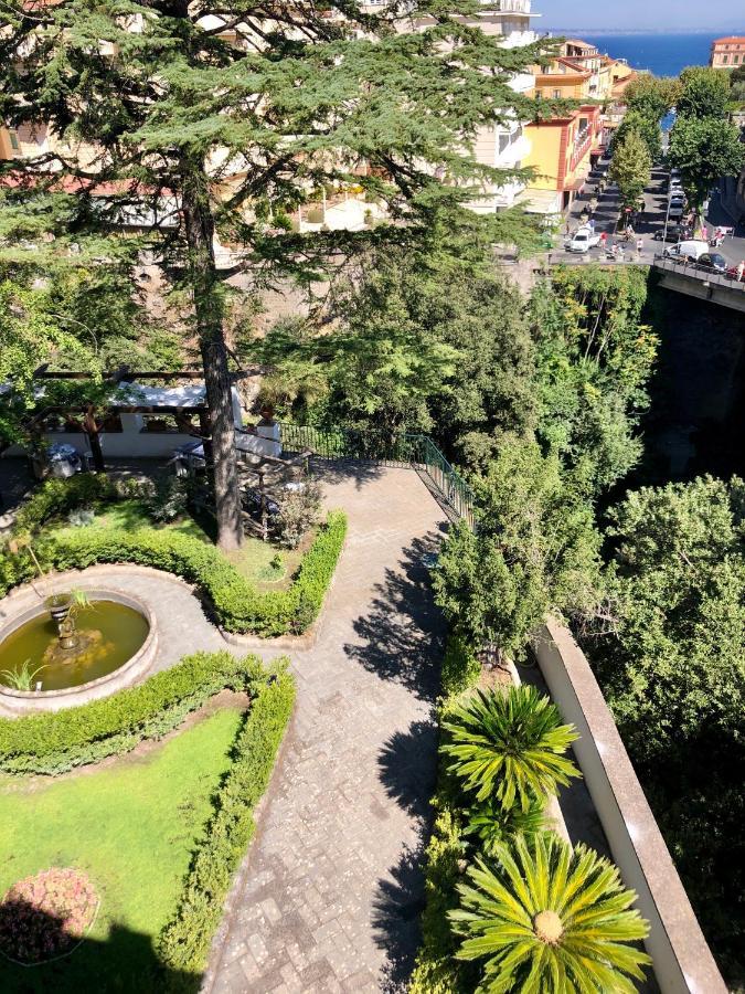 Готель Relais La Rupe Сорренто Екстер'єр фото