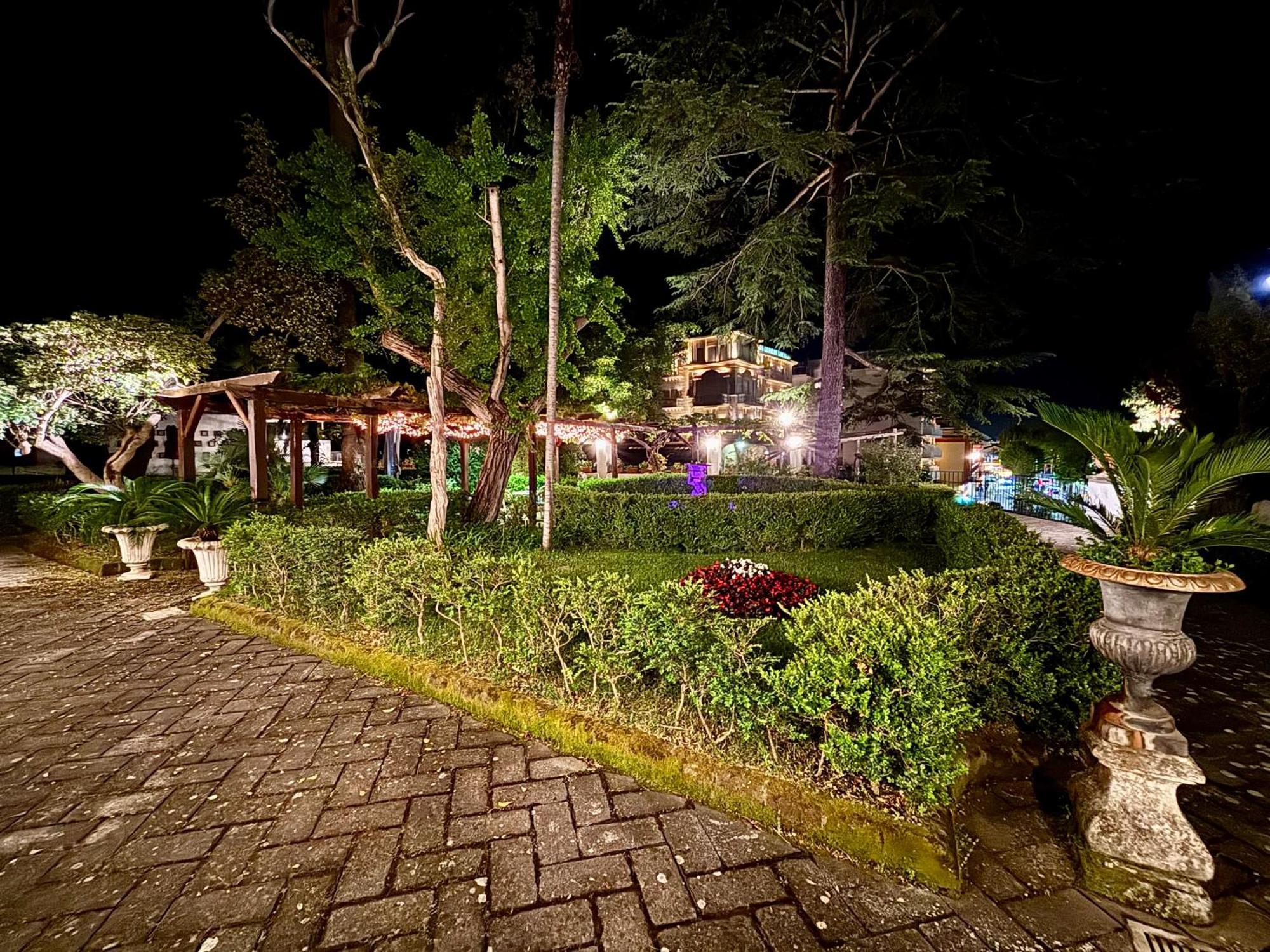 Готель Relais La Rupe Сорренто Екстер'єр фото