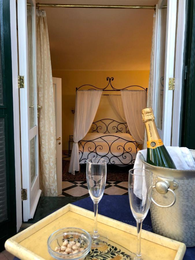Готель Relais La Rupe Сорренто Екстер'єр фото